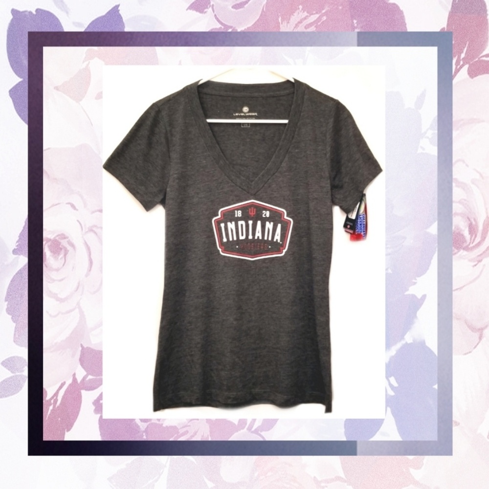 🆕 🏀🏈⚾Women's Large Indiana Hoosiers t-shirt